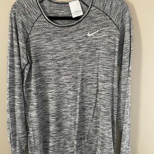 Nike Dri-Fit Long Sleeve Tee. Size L.